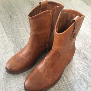 Vince Camuto Western Bootie SZ 6 NEW